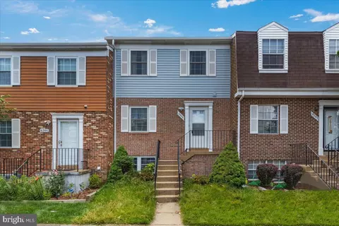8393 Woodline Ct, Manassas, VA 20110