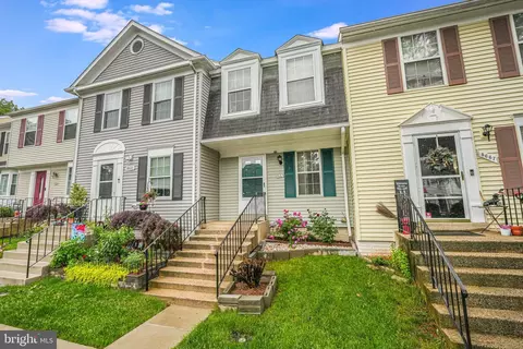 Exterior - 8665 Braxted Ln, Manassas, VA 20110 photo 2 of 4