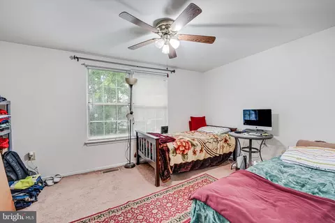 Bedroom - 8665 Braxted Ln, Manassas, VA 20110 photo 5 of 9