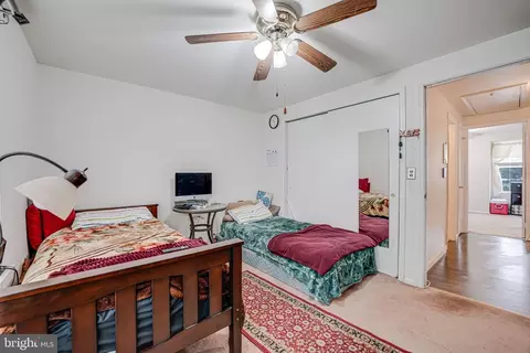 Bedroom - 8665 Braxted Ln, Manassas, VA 20110 photo 6 of 9