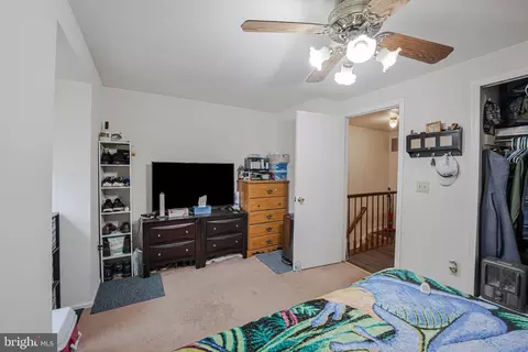 Bedroom - 8665 Braxted Ln, Manassas, VA 20110 photo 4 of 9