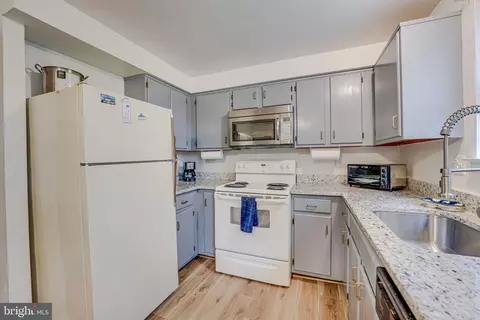 Kitchen - 8665 Braxted Ln, Manassas, VA 20110 photo 3 of 3