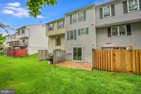 Exterior - 8665 Braxted Ln, Manassas, VA 20110 photo 3 of 4