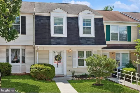 8336 Georgian Ct, Manassas, VA 20110