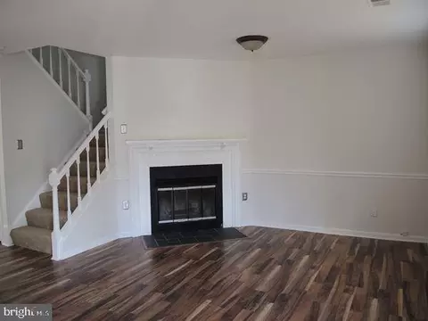 Living - 9075 Silver Maple Ct, Manassas, VA 20110 photo 1 of 3