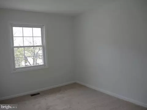 Bedroom - 9075 Silver Maple Ct, Manassas, VA 20110 photo 3 of 3