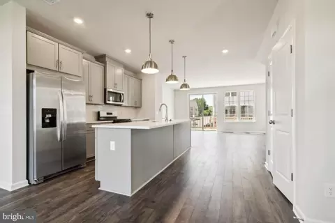 Entry Way - 9377 Barnes Loop, Manassas, VA 20110 photo 3 of 10