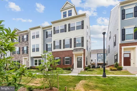 9377 Barnes Loop, Manassas, VA 20110