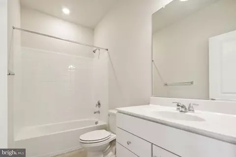 Bath - 9377 Barnes Loop, Manassas, VA 20110 photo 2 of 2