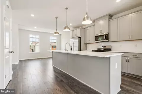 Entry Way - 9377 Barnes Loop, Manassas, VA 20110 photo 2 of 10