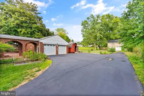 Exterior - 9031 Grant Ave, Manassas, VA 20110 photo 16 of 23