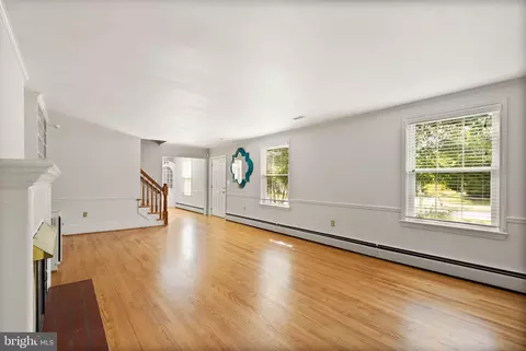 Living - 9031 Grant Ave, Manassas, VA 20110 photo 3 of 5