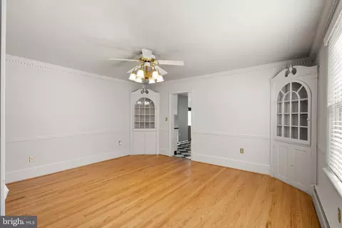 Living - 9031 Grant Ave, Manassas, VA 20110 photo 5 of 5