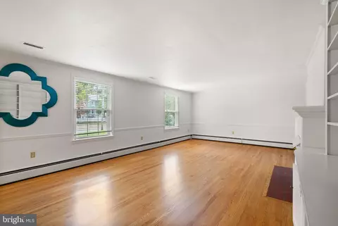 Living - 9031 Grant Ave, Manassas, VA 20110 photo 4 of 5