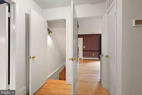 Entry Way - 9031 Grant Ave, Manassas, VA 20110 photo 2 of 2