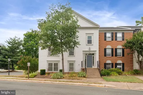 9330 Niki Pl #102, Manassas, VA 20110