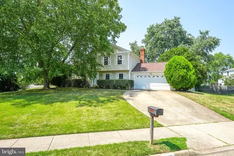 9500 Waterford Dr, Manassas, VA 20110