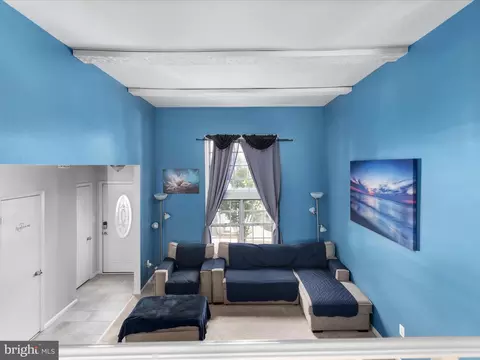 Entry Way - 8446 Willow Glen Ct, Manassas, VA 20110 photo 3 of 4