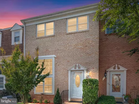 8446 Willow Glen Ct, Manassas, VA 20110