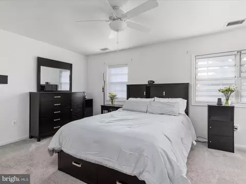 Bedroom - 8446 Willow Glen Ct, Manassas, VA 20110 photo 3 of 5