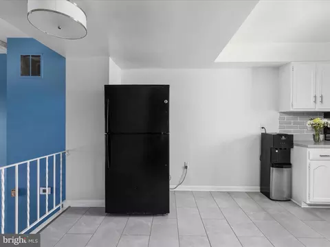 Entry Way - 8446 Willow Glen Ct, Manassas, VA 20110 photo 4 of 4