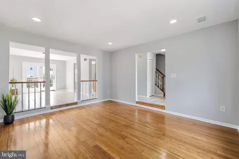 8980 Mcdowell Comn Comn, Manassas, VA 20110 photo 13