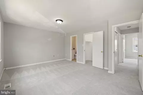 8980 Mcdowell Comn Comn, Manassas, VA 20110 photo 33