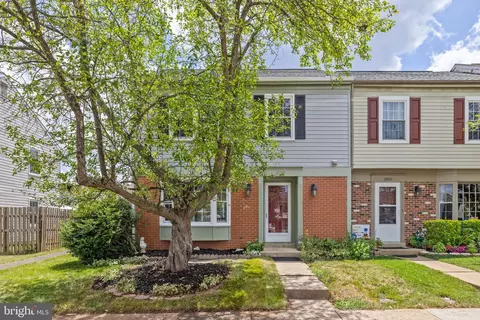 8980 Mcdowell Comn Comn, Manassas, VA 20110 photo 3