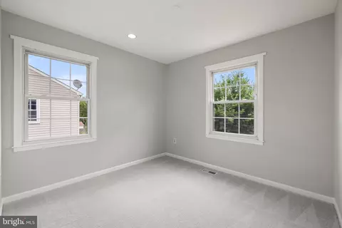 8980 Mcdowell Comn Comn, Manassas, VA 20110 photo 47