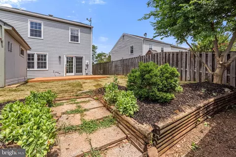 8980 Mcdowell Comn Comn, Manassas, VA 20110 photo 52