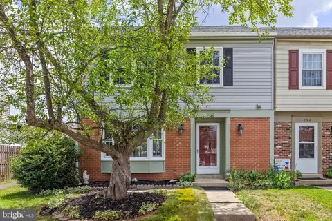 8980 Mcdowell Comn Comn, Manassas, VA 20110 photo 2