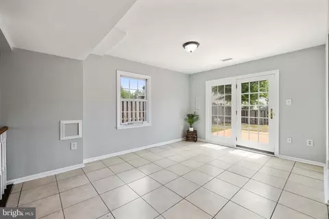 8980 Mcdowell Comn Comn, Manassas, VA 20110 photo 19