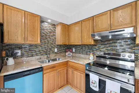 8980 Mcdowell Comn Comn, Manassas, VA 20110 photo 25