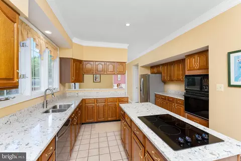 8607 Haag St, Manassas, VA 20110 photo 11