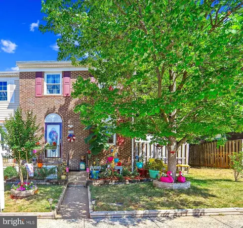 8368 Shady Grove Cir, Manassas, VA 20110