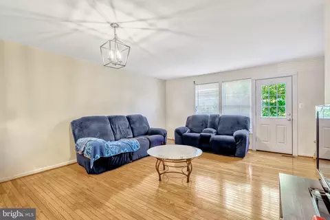 Living - 9594 Buttonbush Ct, Manassas, VA 20110 photo 1 of 1
