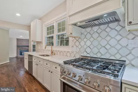 8603 Haag St, Manassas, VA 20110 photo 8