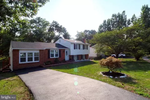 8206 Oakglen Rd, Manassas, VA 20110