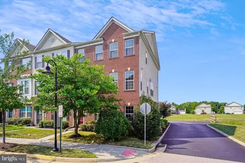 8822 Bentfield Dr, Manassas, VA 20110