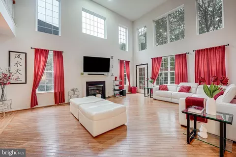 8385 Tillett Loop, Manassas, VA 20110 photo 5