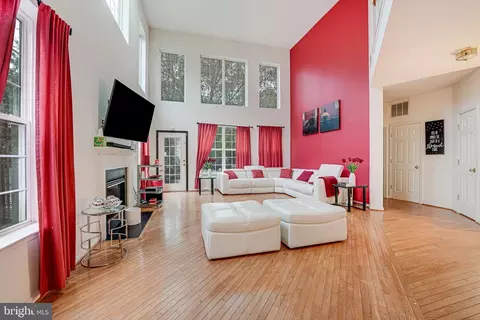 8385 Tillett Loop, Manassas, VA 20110 photo 6