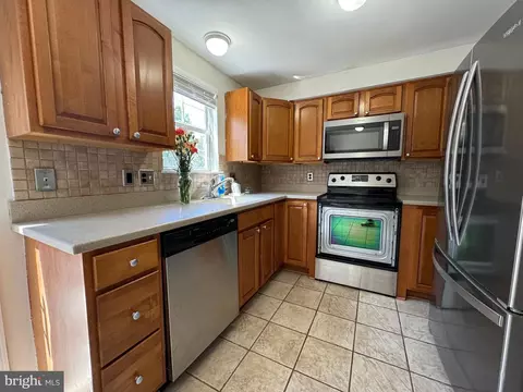Kitchen - 8442 Braxted Ln, Manassas, VA 20110 photo 2 of 3
