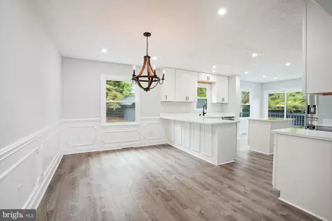 8605 Laws Dr, Manassas, VA 20110 photo 5
