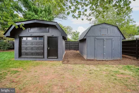 8605 Laws Dr, Manassas, VA 20110 photo 17