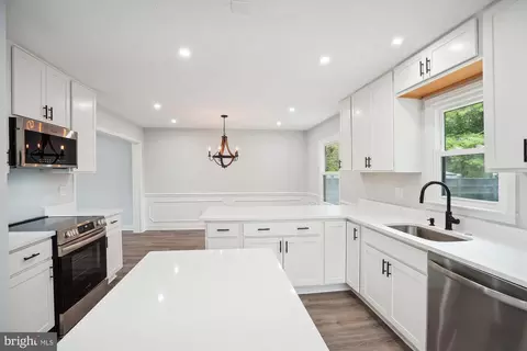 8605 Laws Dr, Manassas, VA 20110 photo 8