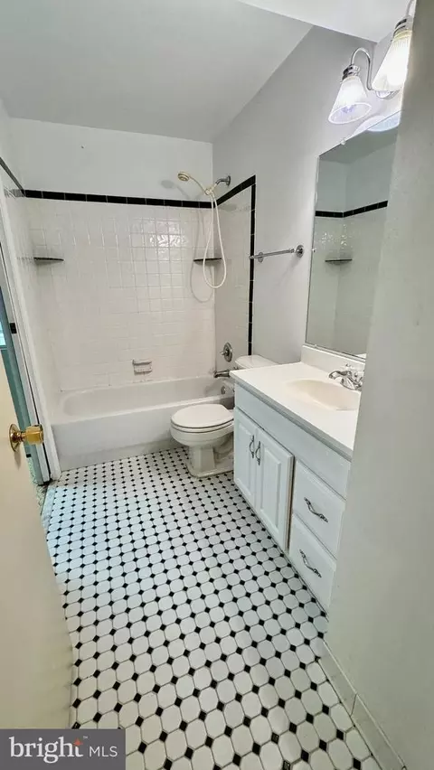 Bath - 8803 Jackson Ave, Manassas, VA 20110 photo 1 of 1