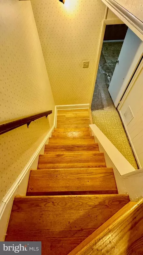 Entry Way - 8803 Jackson Ave, Manassas, VA 20110 photo 3 of 4