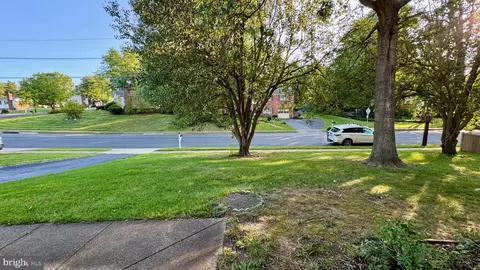 Exterior - 8803 Jackson Ave, Manassas, VA 20110 photo 6 of 10