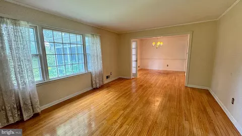 Living - 8803 Jackson Ave, Manassas, VA 20110 photo 1 of 2