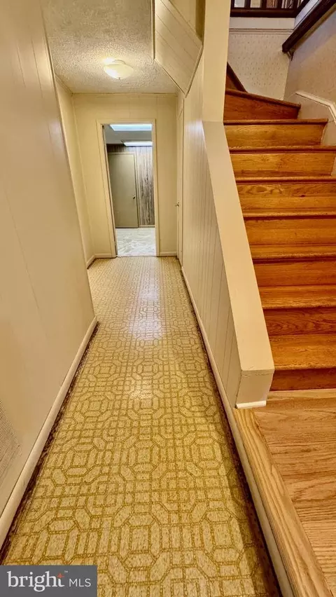 Entry Way - 8803 Jackson Ave, Manassas, VA 20110 photo 4 of 4